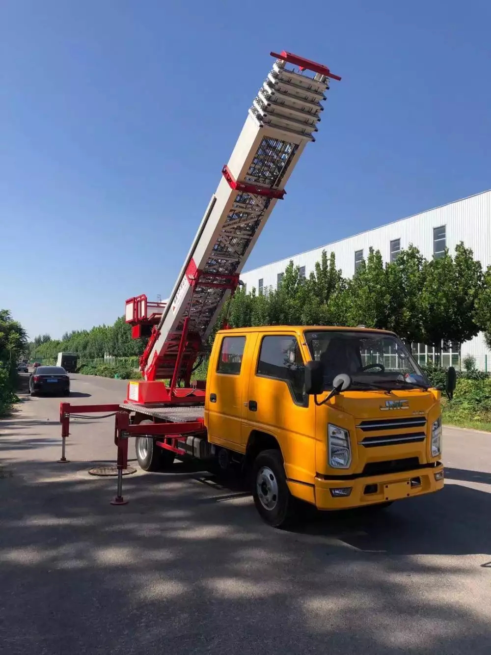 睢宁县附近的云梯车出租服务：轻松解决高空作业需求