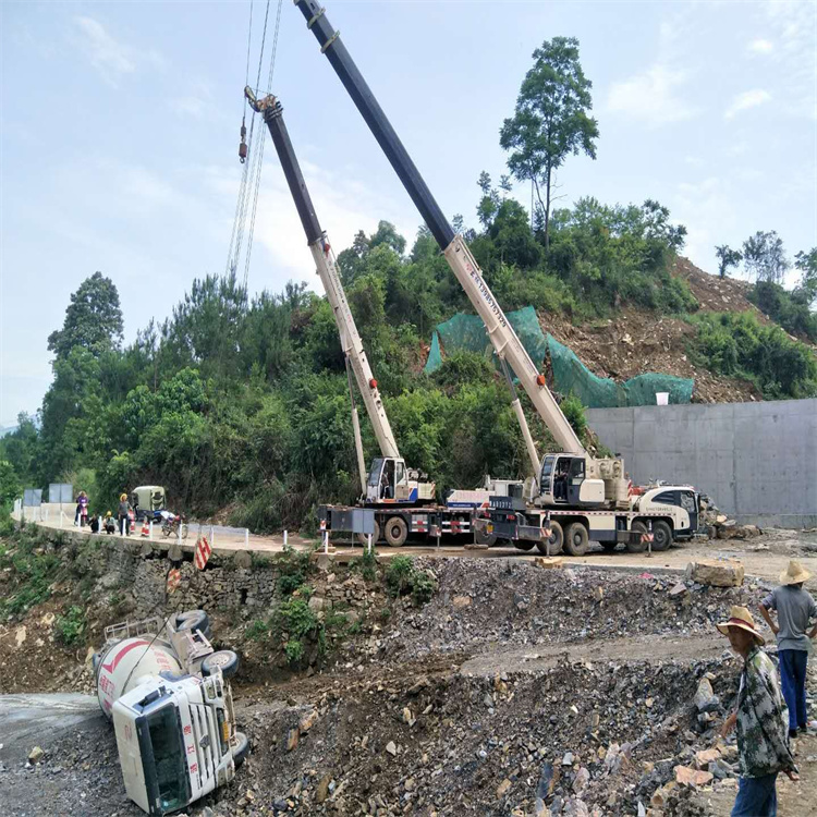 睢宁县汽车掉沟里叫吊车救援要多少钱